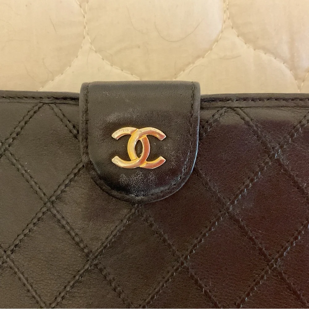 Chanel Vintage Caviar French Kisslock Wallet Diamond Stitch Leather